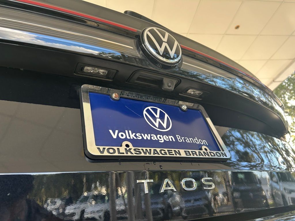 2025 Volkswagen Taos 1.5T SE Black Tampa FL
