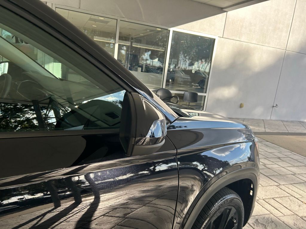 2025 Volkswagen Taos 1.5T SE Black Tampa FL