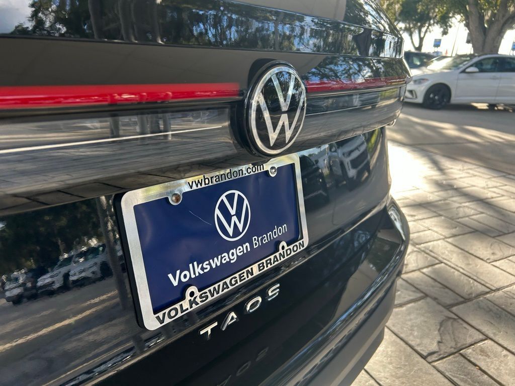 2025 Volkswagen Taos 1.5T SE Black Tampa FL