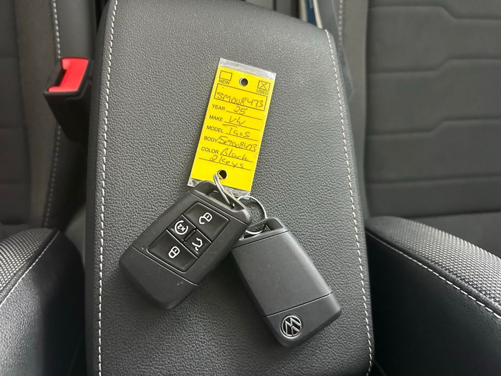 2025 Volkswagen Taos 1.5T SE Black Tampa FL