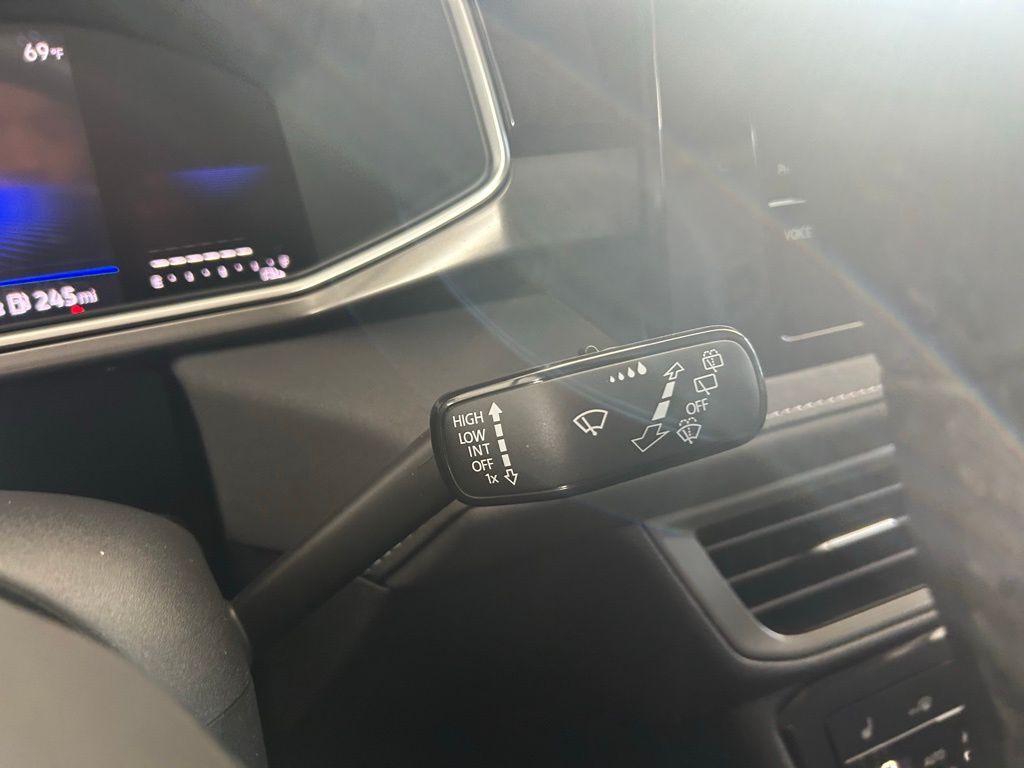 2025 Volkswagen Taos 1.5T SE Black Tampa FL