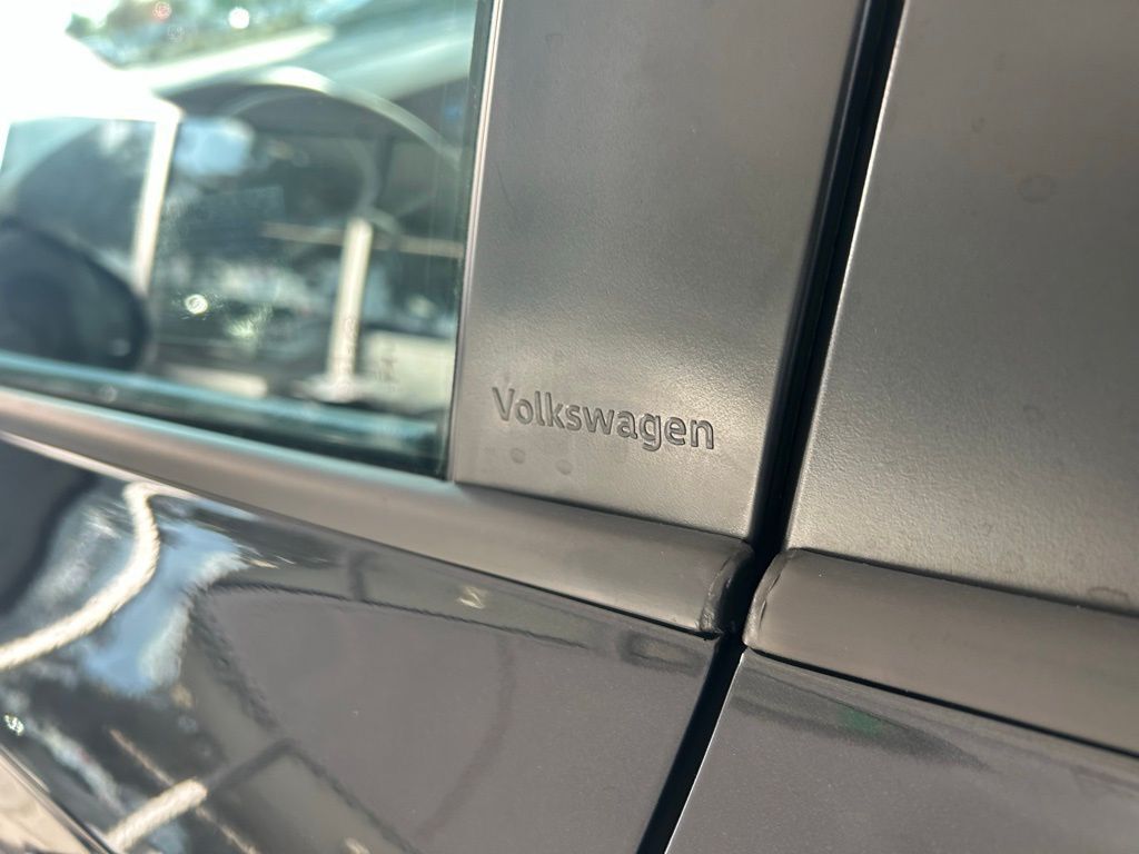 2025 Volkswagen Taos 1.5T SE Black Tampa FL