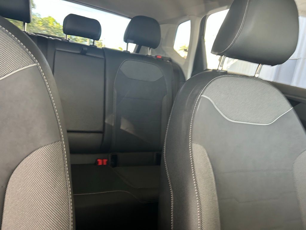 2025 Volkswagen Taos 1.5T SE Black Tampa FL