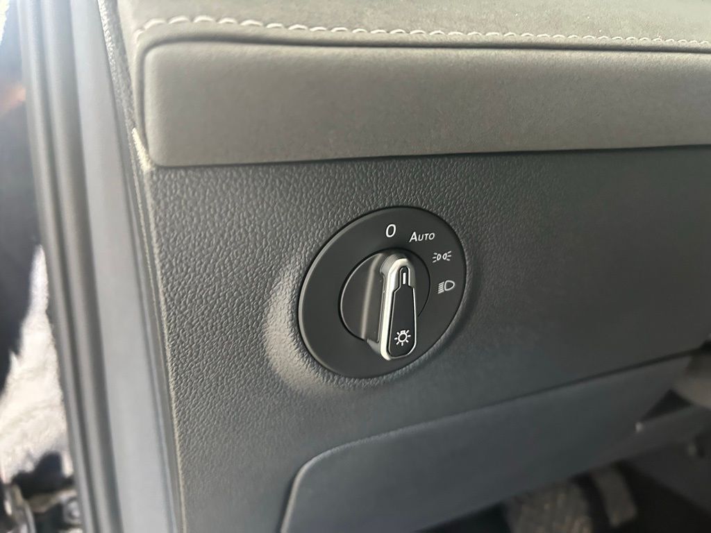 2025 Volkswagen Taos 1.5T SE Black Tampa FL