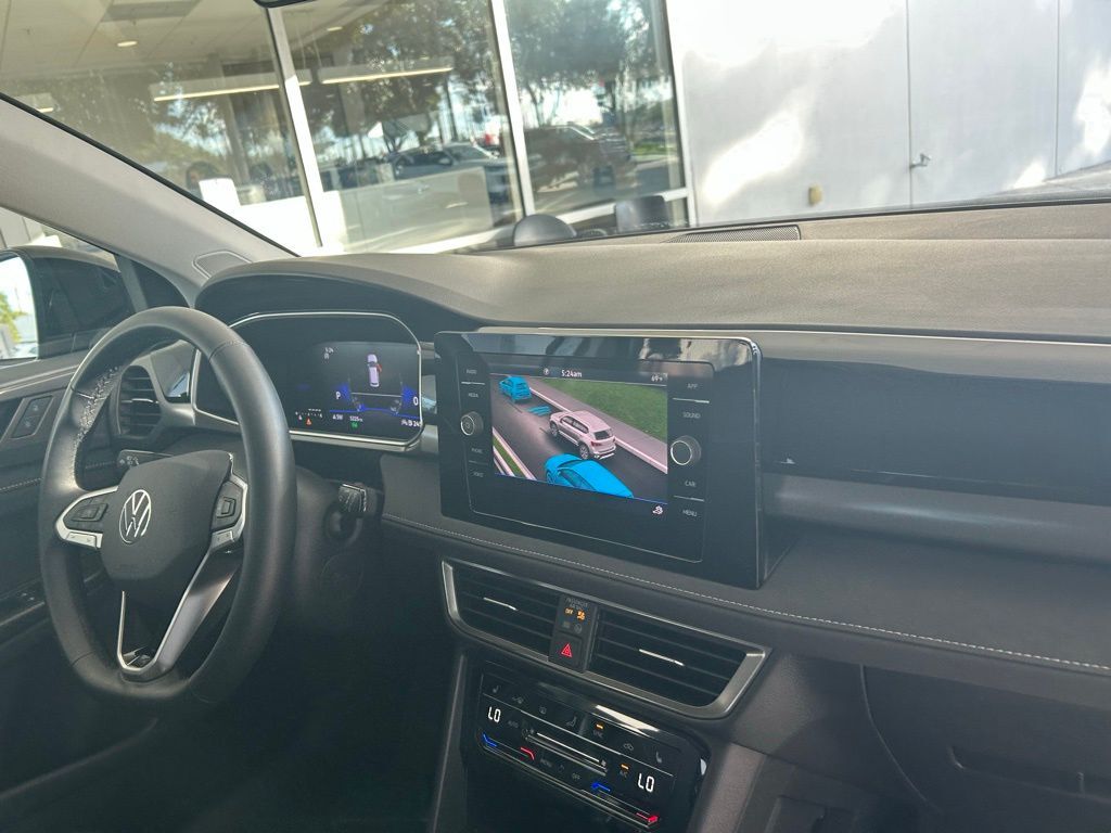 2025 Volkswagen Taos 1.5T SE Black Tampa FL