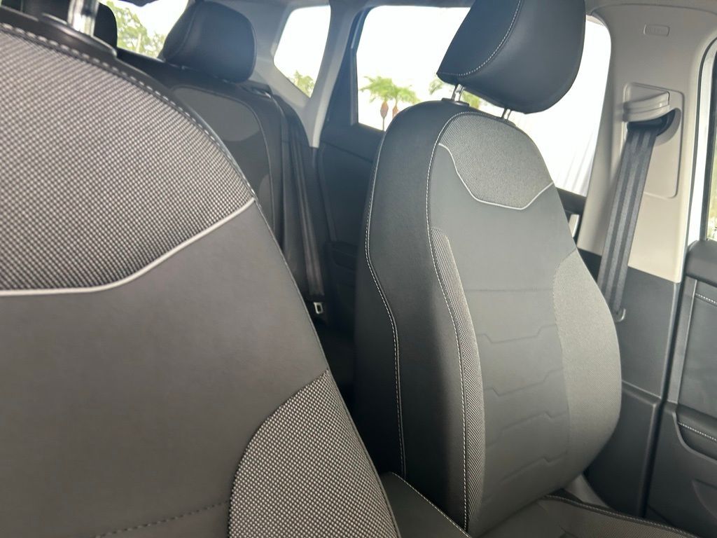 2025 Volkswagen Taos 1.5T SE Black Tampa FL