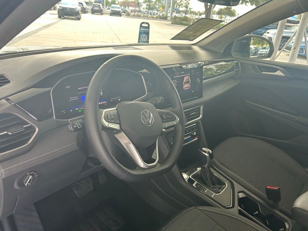 2025 Volkswagen Taos 1.5T SE Black Tampa FL