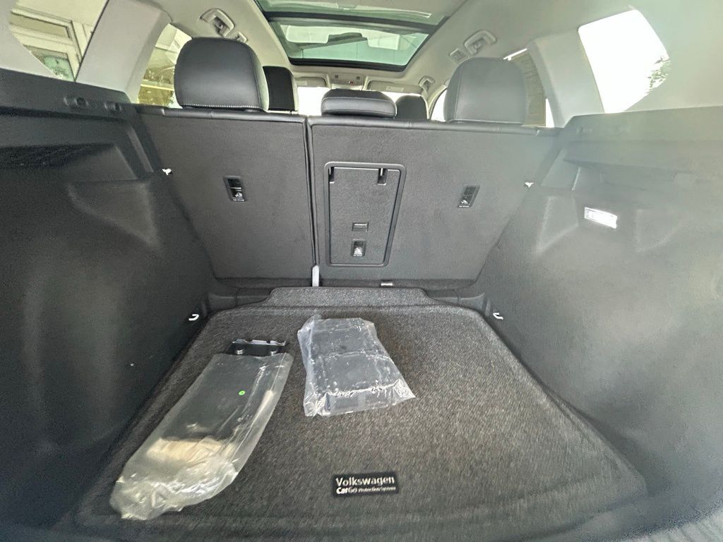 2025 Volkswagen Taos 1.5T SE Black Tampa FL