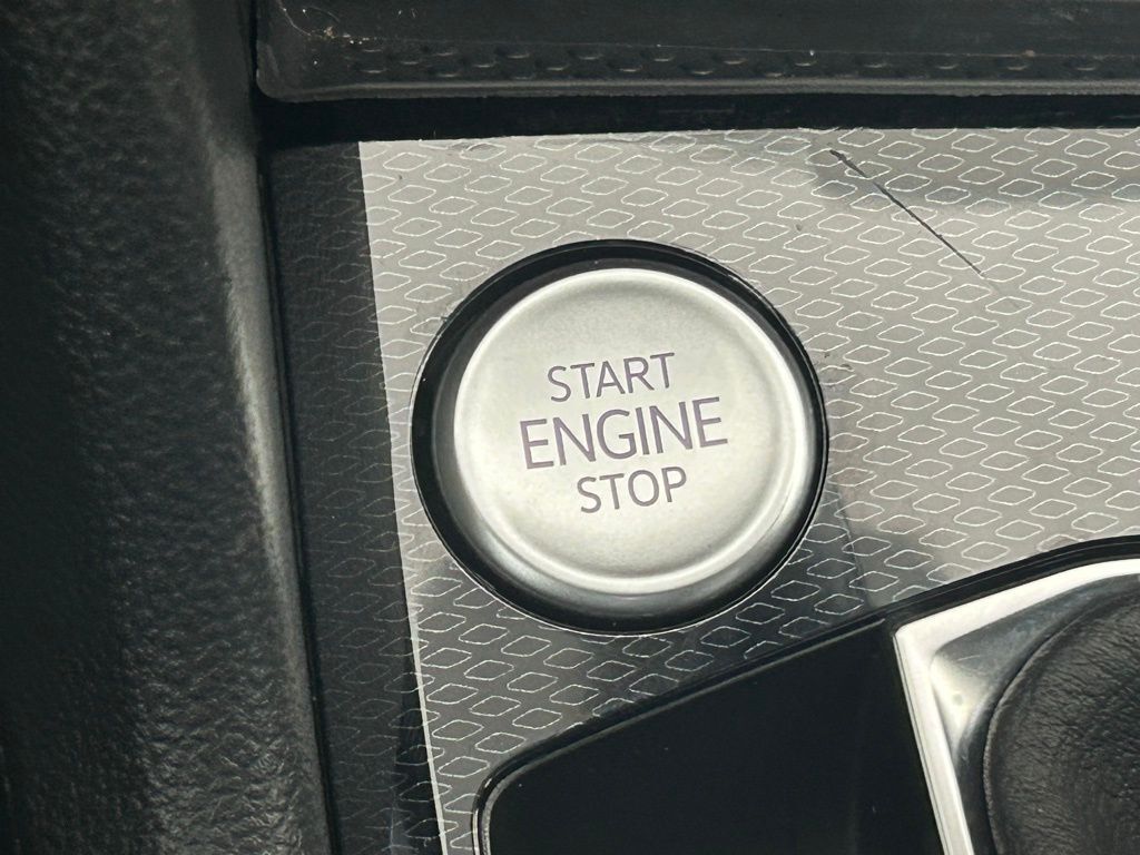 2025 Volkswagen Taos 1.5T SE Black Tampa FL