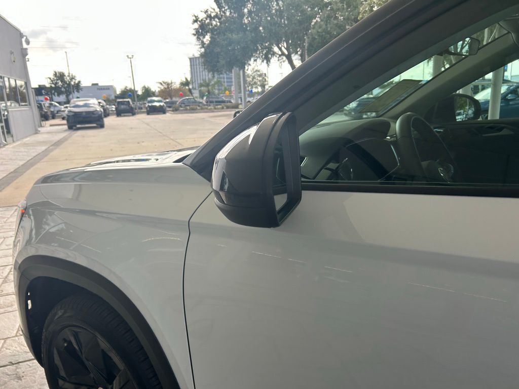 2025 Volkswagen Taos 1.5T SE Black Tampa FL