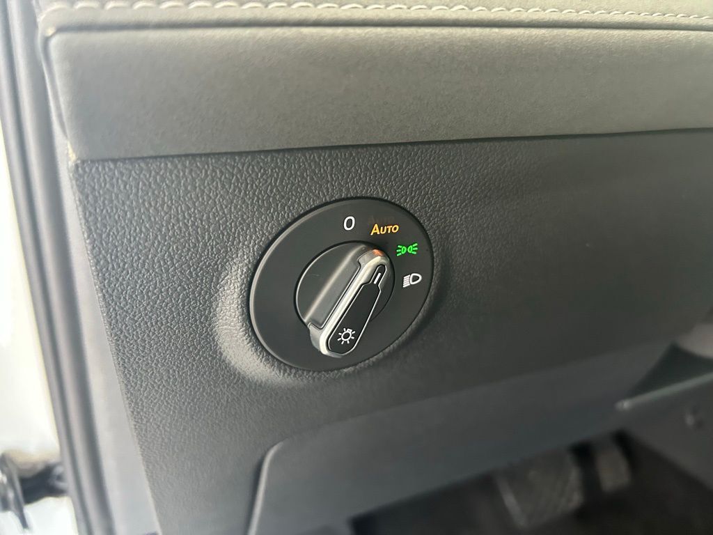 2025 Volkswagen Taos 1.5T SE Black Tampa FL