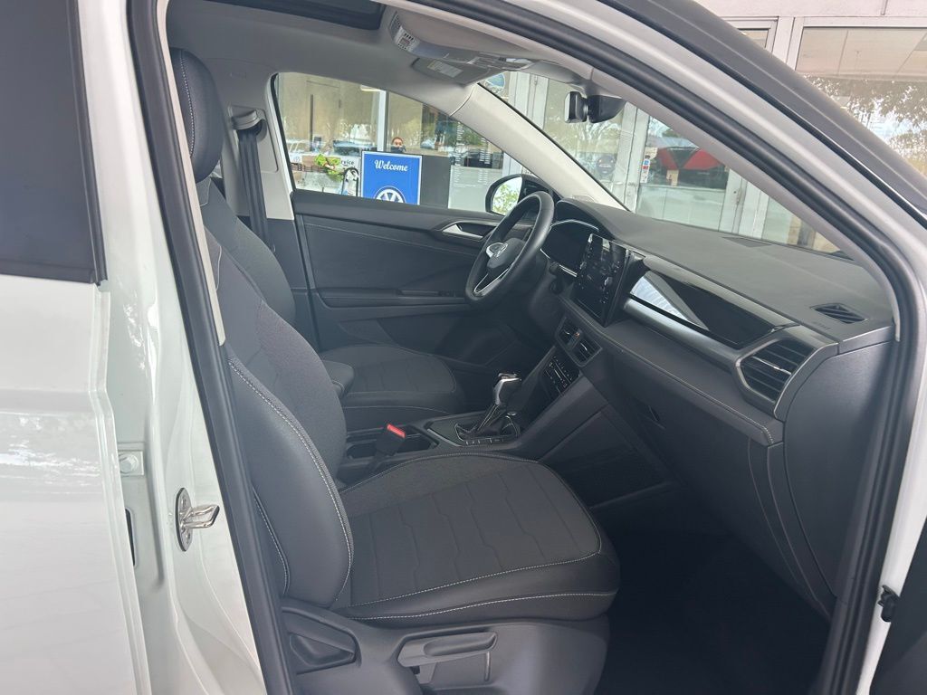 2025 Volkswagen Taos 1.5T SE Black Tampa FL