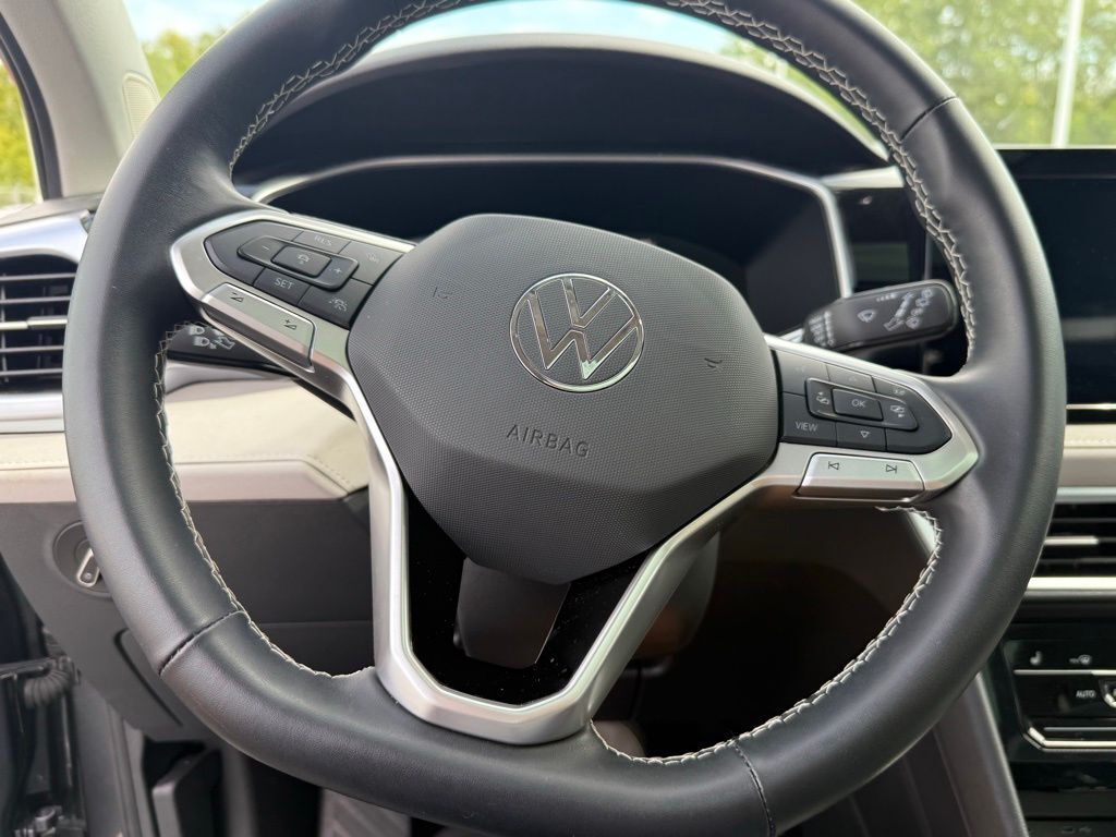 2025 Volkswagen Taos 1.5T SE