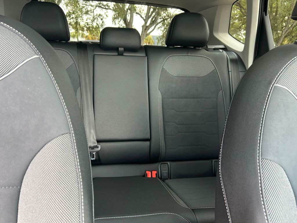 2025 Volkswagen Taos 1.5T SE Tampa FL