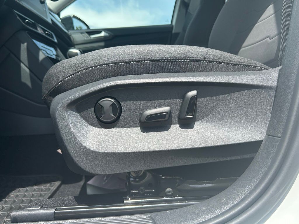 2025 Volkswagen Taos 1.5T SE Tampa FL