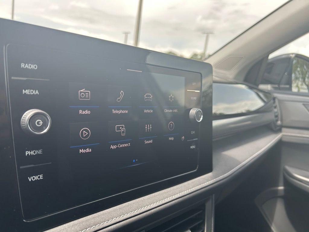2025 Volkswagen Taos 1.5T SE Tampa FL