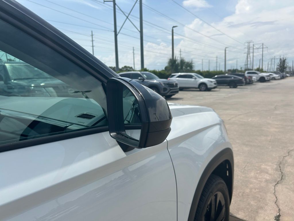 2025 Volkswagen Taos 1.5T SE Tampa FL