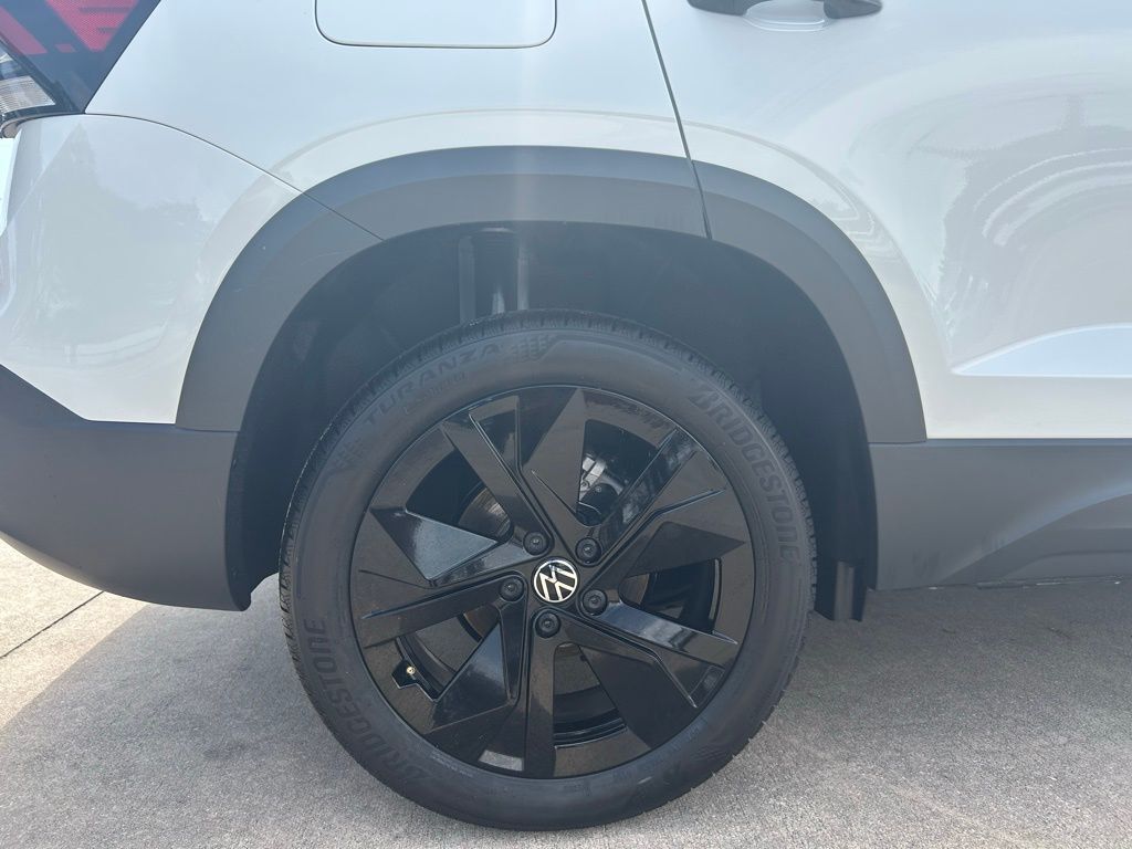 2025 Volkswagen Taos 1.5T SE Tampa FL