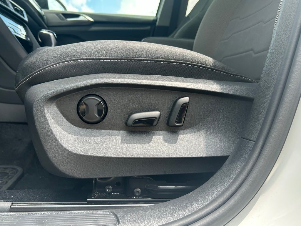 2025 Volkswagen Taos 1.5T SE Tampa FL