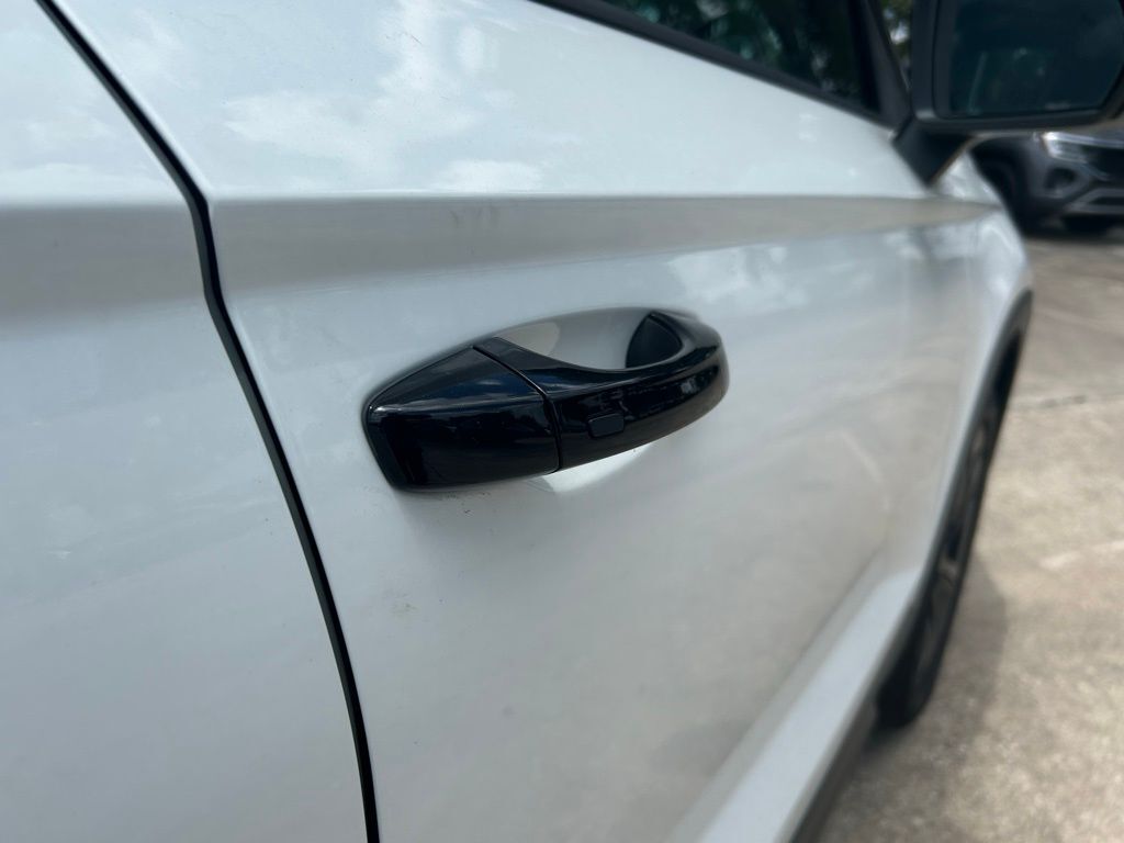 2025 Volkswagen Taos 1.5T SE Tampa FL