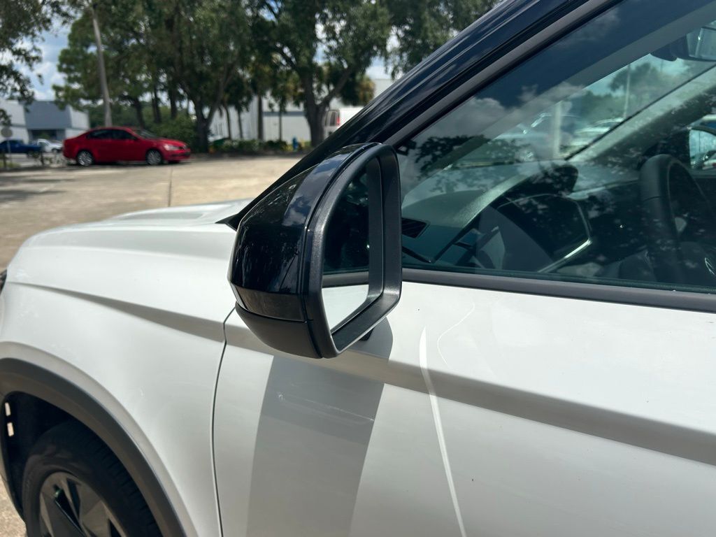 2025 Volkswagen Taos 1.5T SE Tampa FL