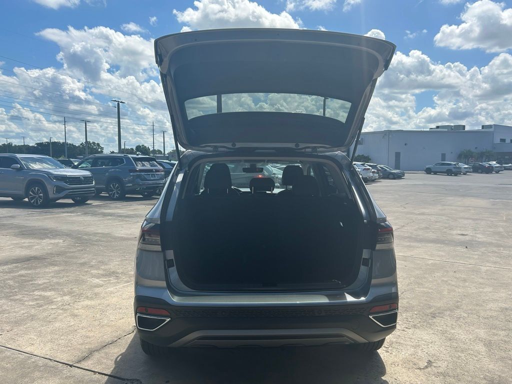 2025 Volkswagen Taos 1.5T SE Tampa FL