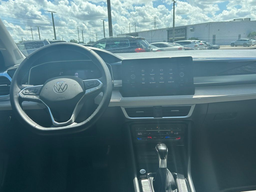 2025 Volkswagen Taos 1.5T SE Tampa FL