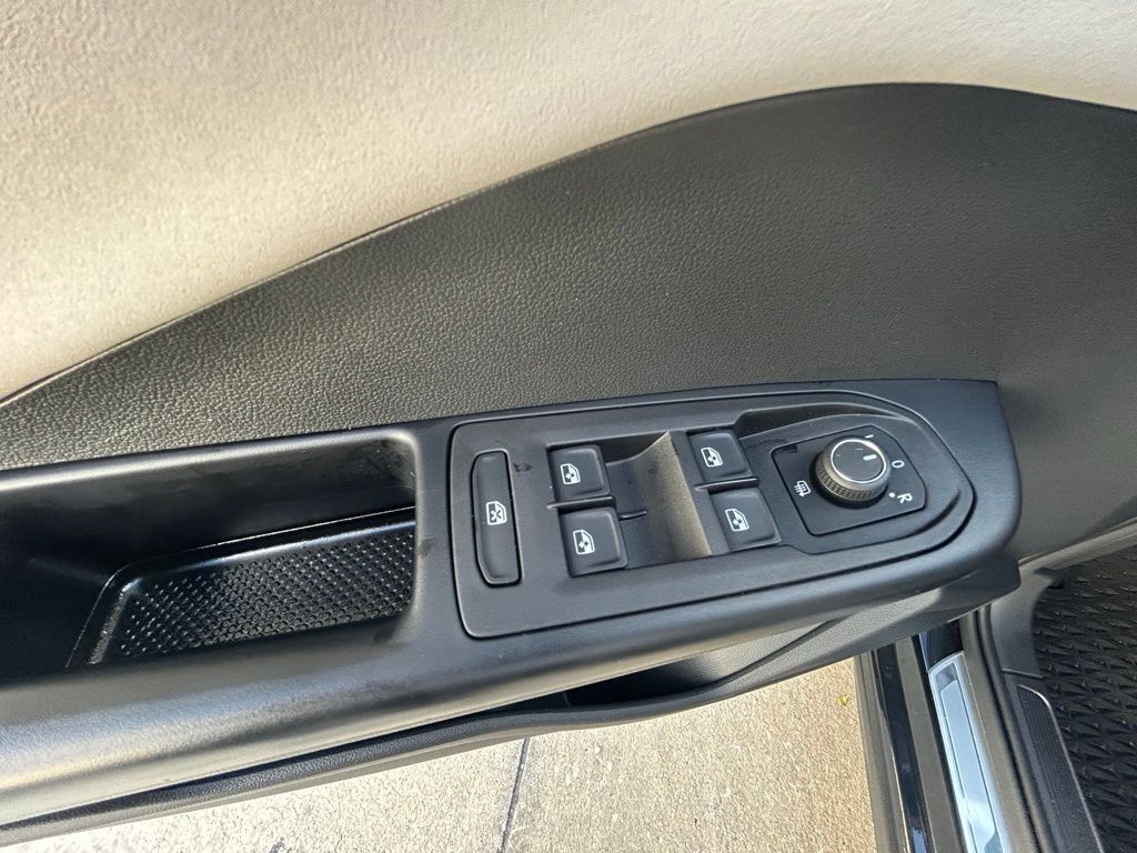 2025 Volkswagen Taos 1.5T SE Tampa FL