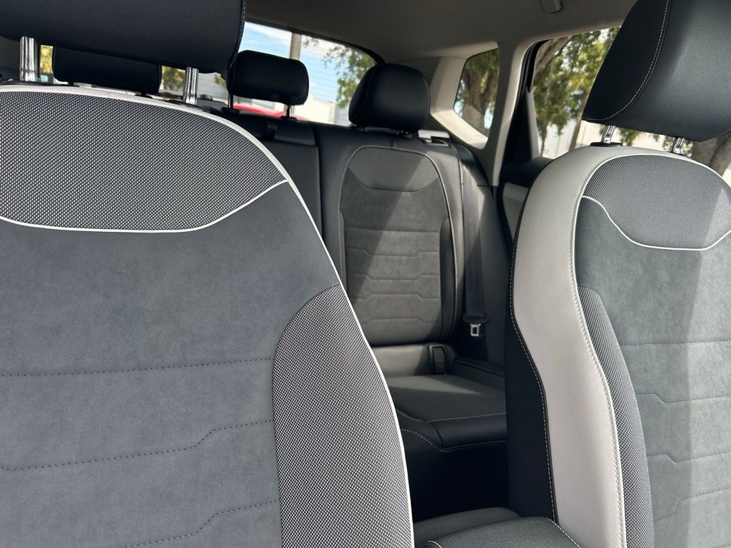 2025 Volkswagen Taos 1.5T SE Tampa FL