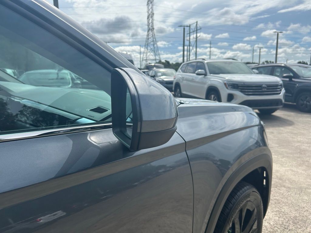 2025 Volkswagen Taos 1.5T SE Tampa FL