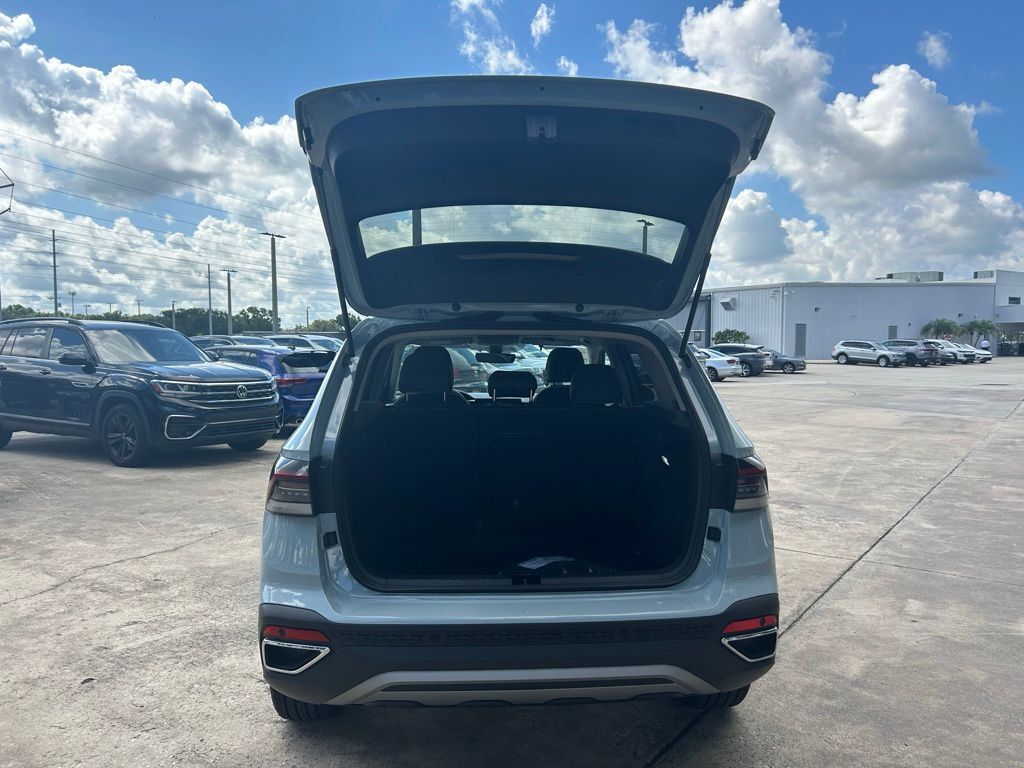 2025 Volkswagen Taos 1.5T SE Tampa FL