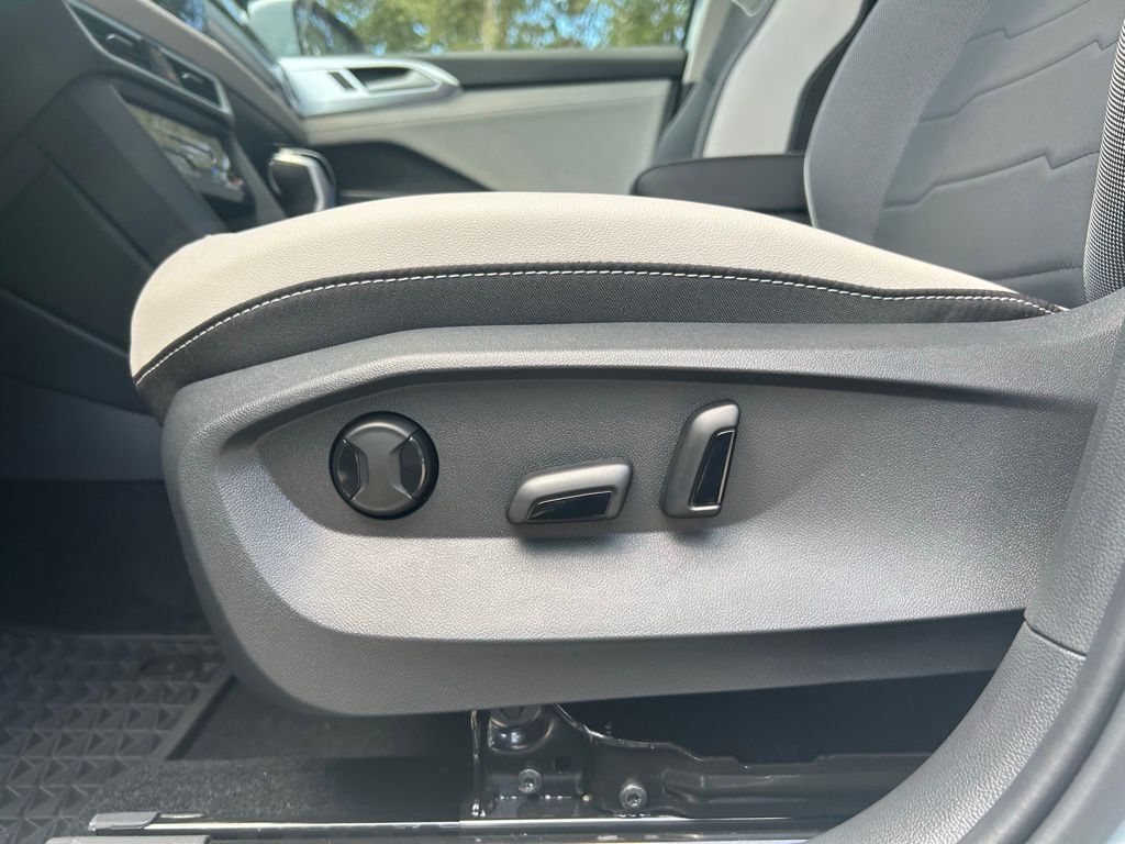 2025 Volkswagen Taos 1.5T SE Tampa FL