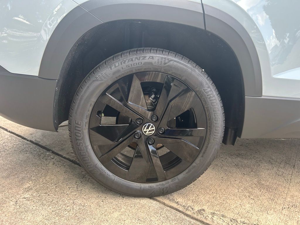 2025 Volkswagen Taos 1.5T SE Tampa FL