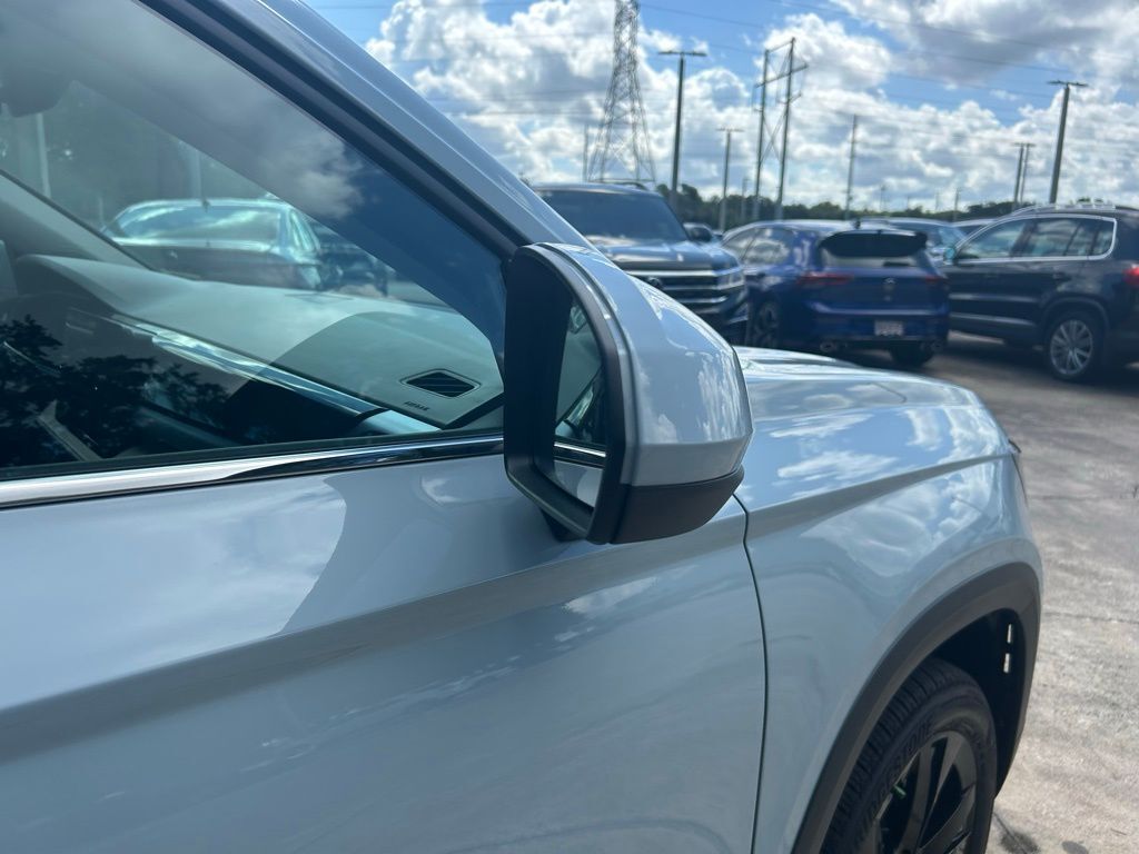 2025 Volkswagen Taos 1.5T SE Tampa FL