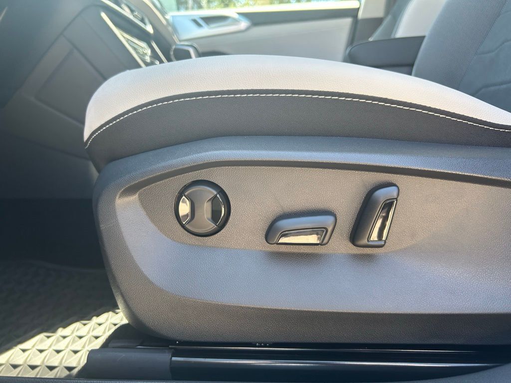 2025 Volkswagen Taos 1.5T SE Tampa FL