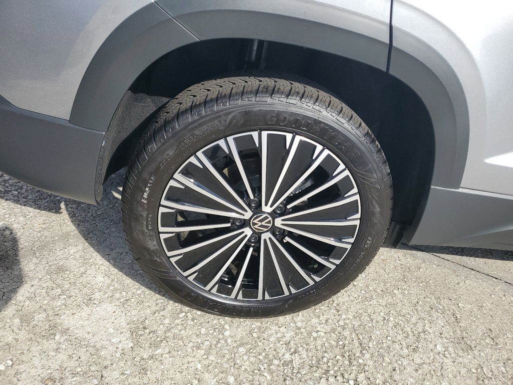 2025 Volkswagen Taos 1.5T SE Tampa FL