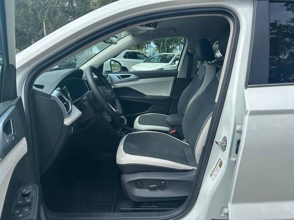 2025 Volkswagen Taos 1.5T SE Tampa FL