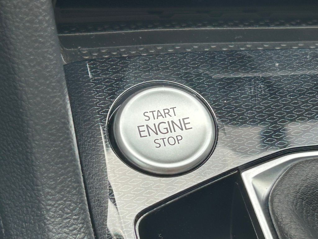 2025 Volkswagen Taos 1.5T SE Tampa FL