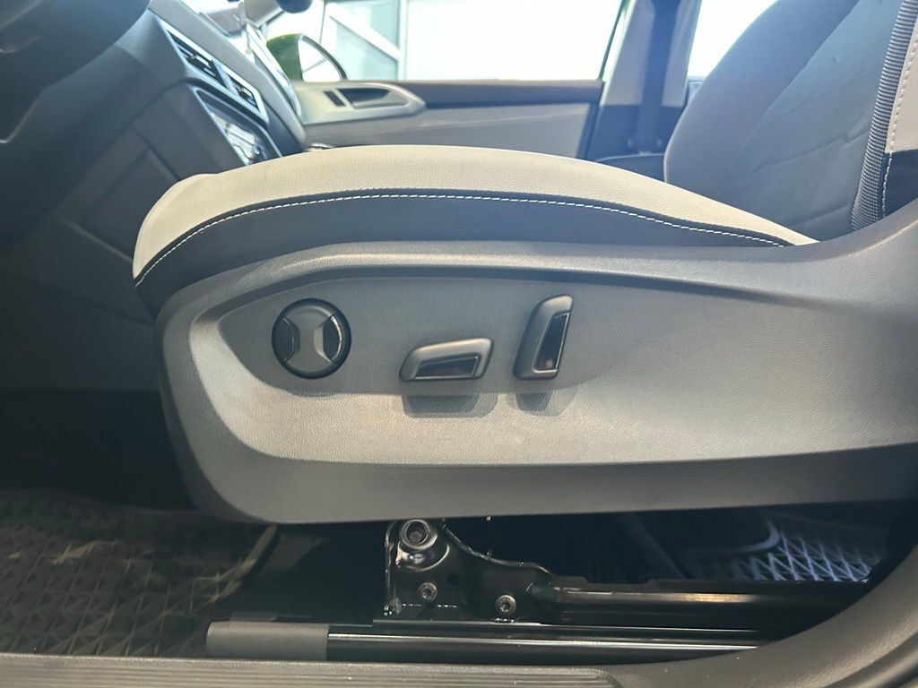 2025 Volkswagen Taos 1.5T SE Tampa FL