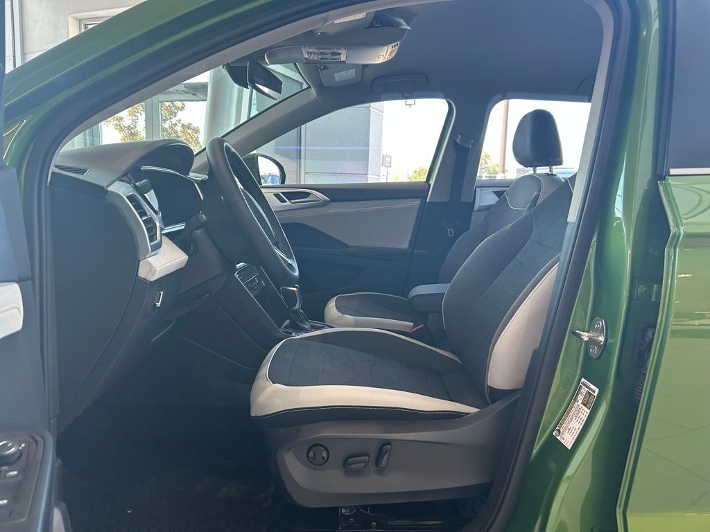 2025 Volkswagen Taos 1.5T SE Tampa FL