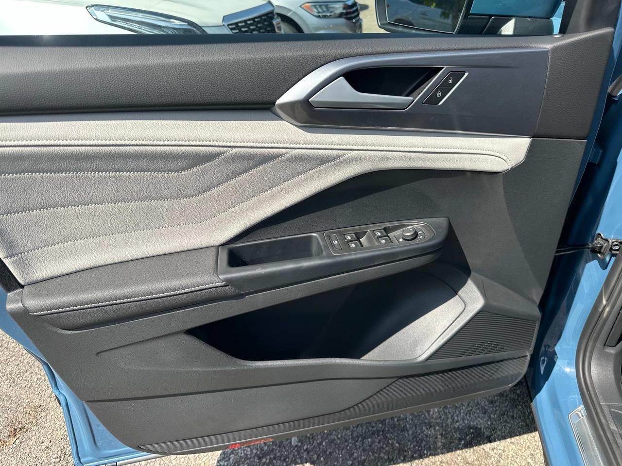 2025 Volkswagen Taos 1.5T SEL Woodbridge VA