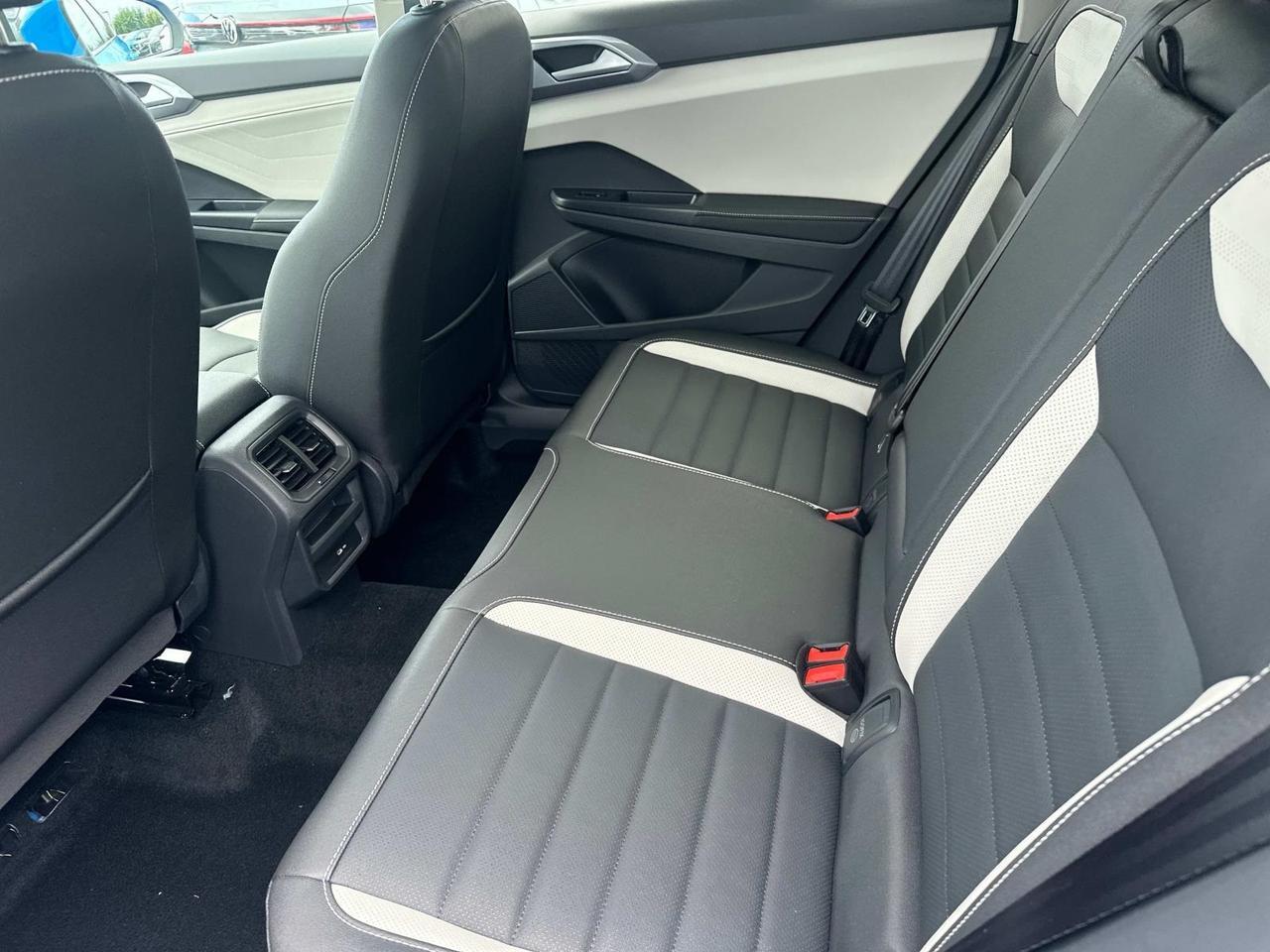 2025 Volkswagen Taos 1.5T SEL Woodbridge VA