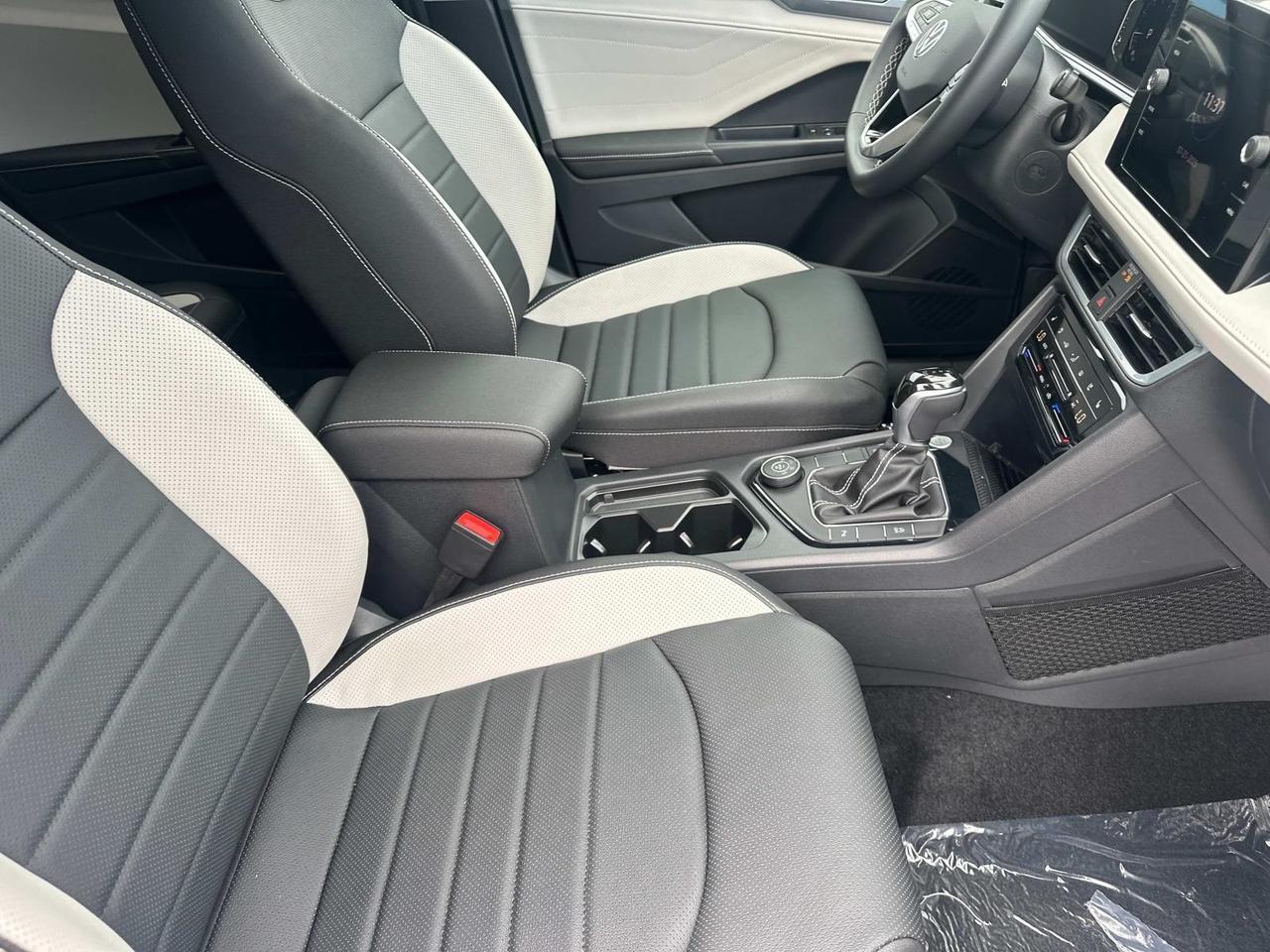 2025 Volkswagen Taos 1.5T SEL Woodbridge VA