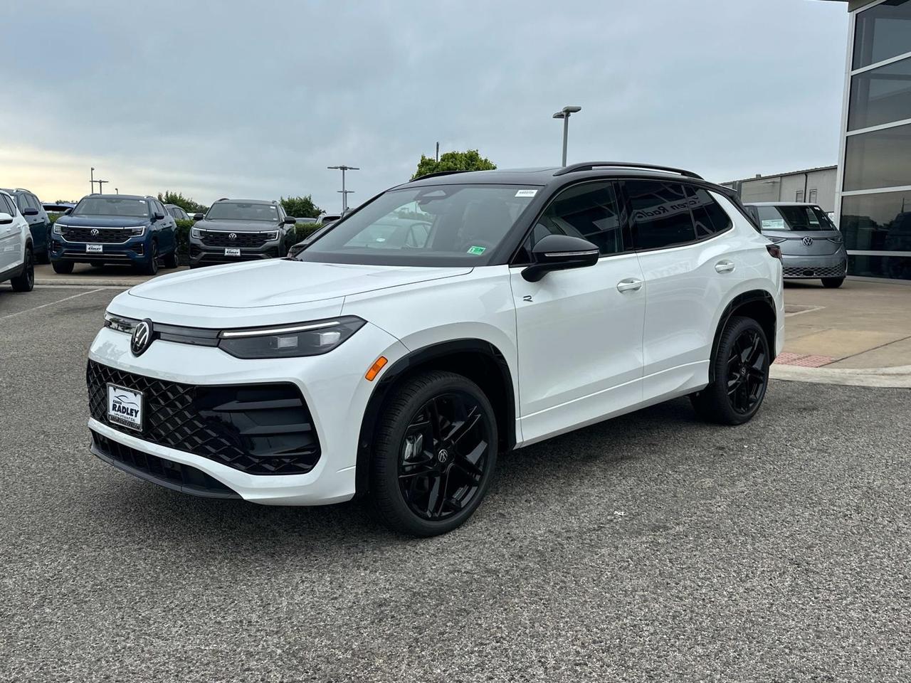 2025 Volkswagen Tiguan 2.0T SE R-Line Black Woodbridge VA