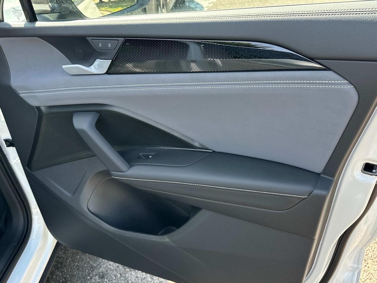 2025 Volkswagen Tiguan 2.0T SE R-Line Black Woodbridge VA