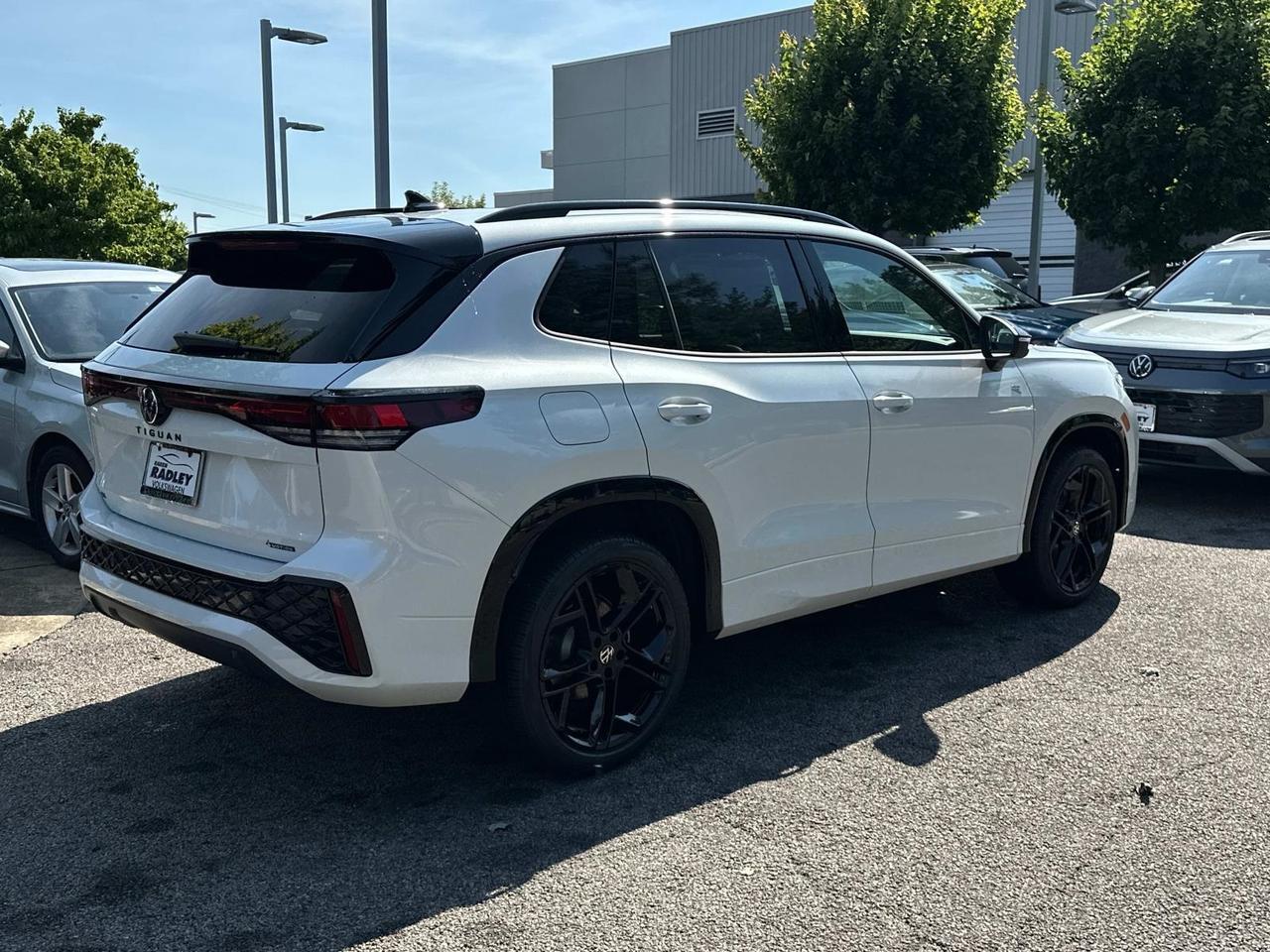 2025 Volkswagen Tiguan 2.0T SE R-Line Black Woodbridge VA