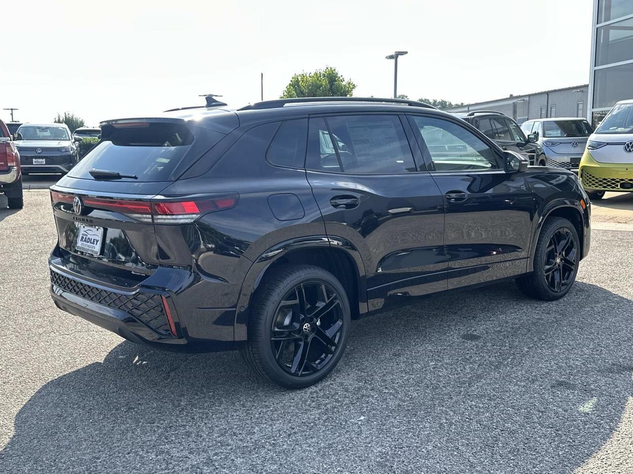 2025 Volkswagen Tiguan 2.0T SE R-Line Black Woodbridge VA