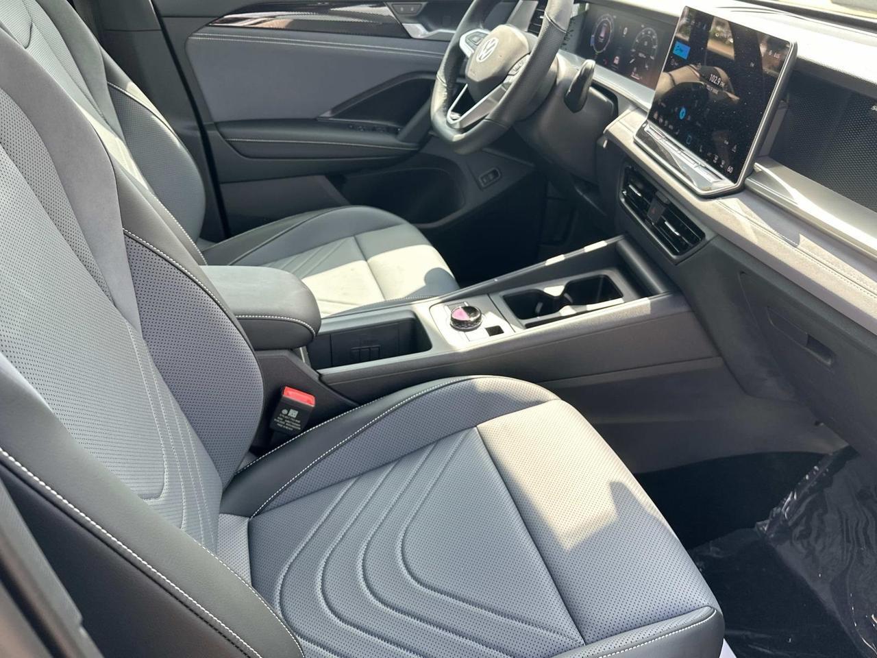 2025 Volkswagen Tiguan 2.0T SE R-Line Black Woodbridge VA