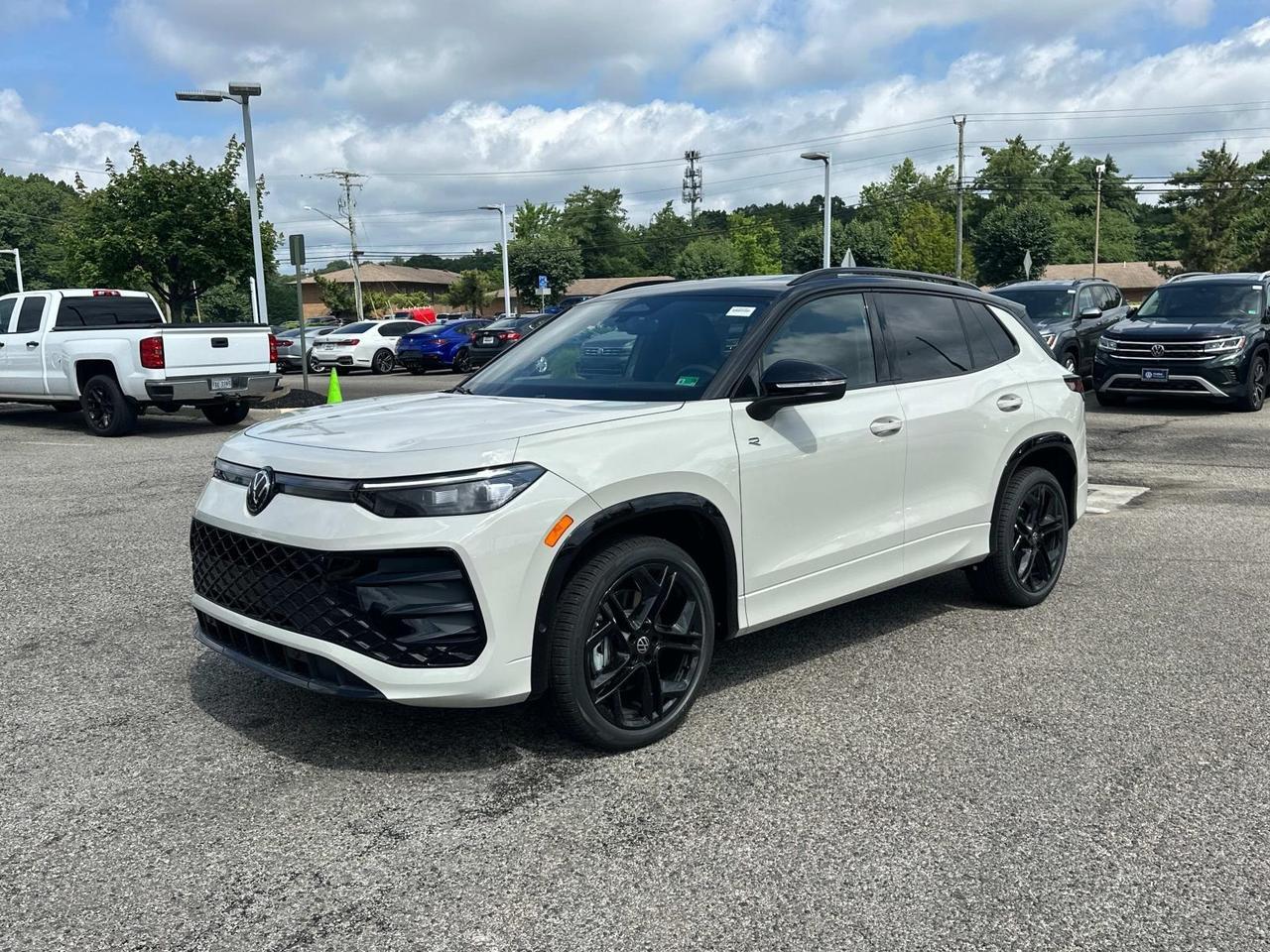 2025 Volkswagen Tiguan 2.0T SE R-Line Black Woodbridge VA