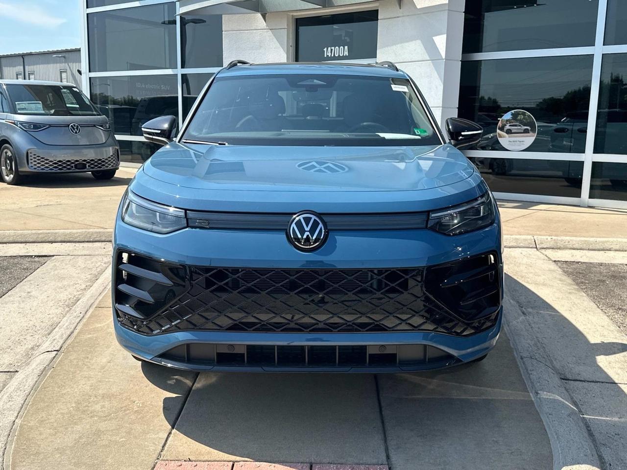 2025 Volkswagen Tiguan 2.0T SE R-Line Black Woodbridge VA